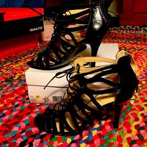 Nine West Sz 7.5 black strappy heel - ambroseo